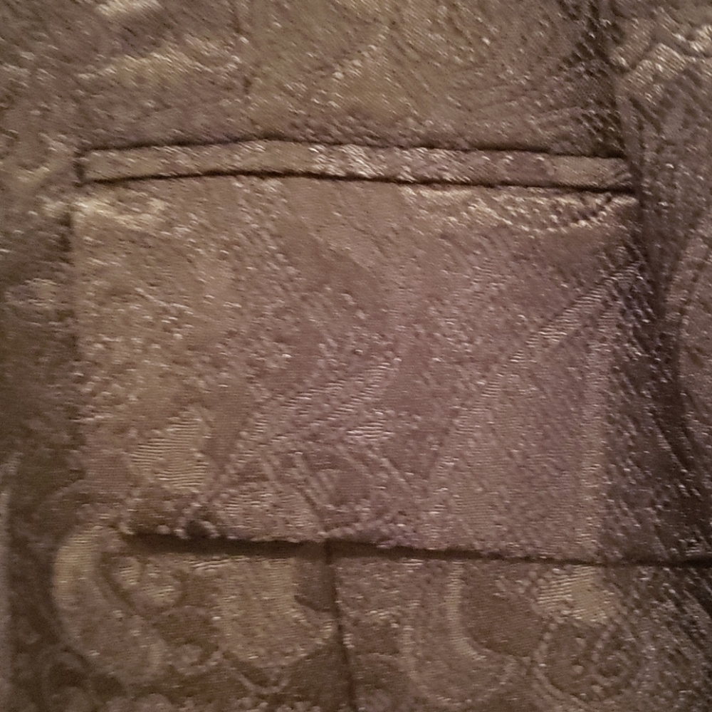 Suit - Picture 4 of 5